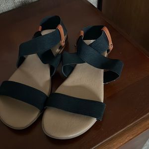 Black XOXO sandals